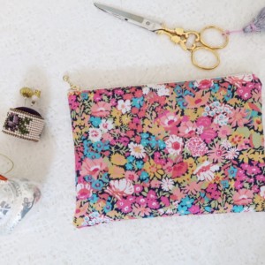 体験レッスンでフラットポーチを制作されました