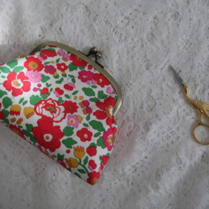 がまポーチCalystegia（カリステジア）を動画でご紹介